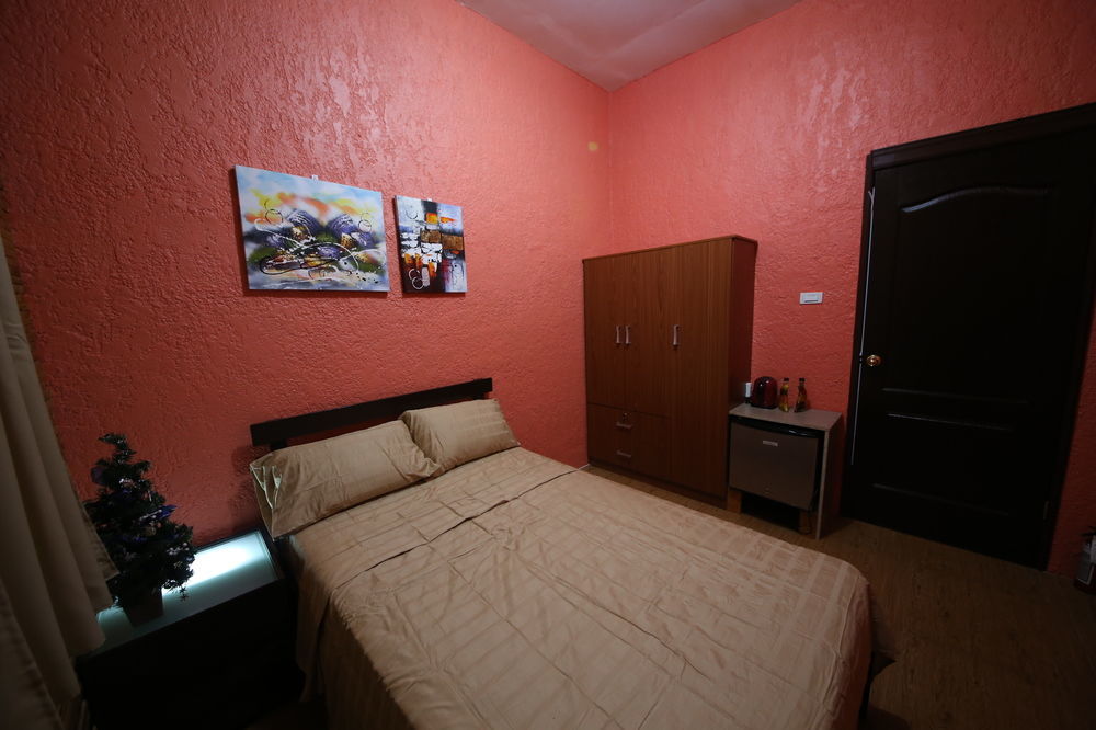Dee Guest House Мактан Экстерьер фото