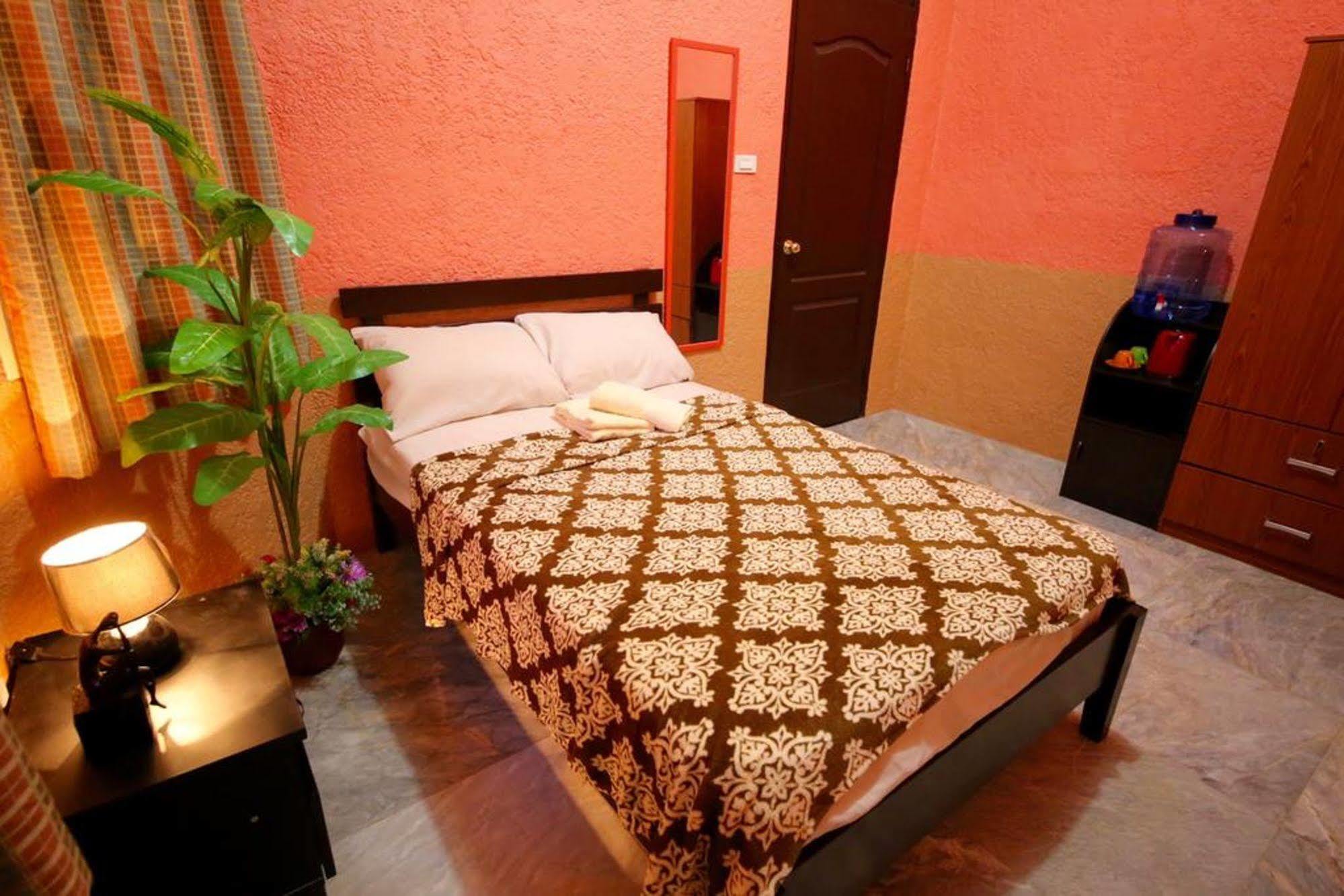 Dee Guest House Мактан Экстерьер фото